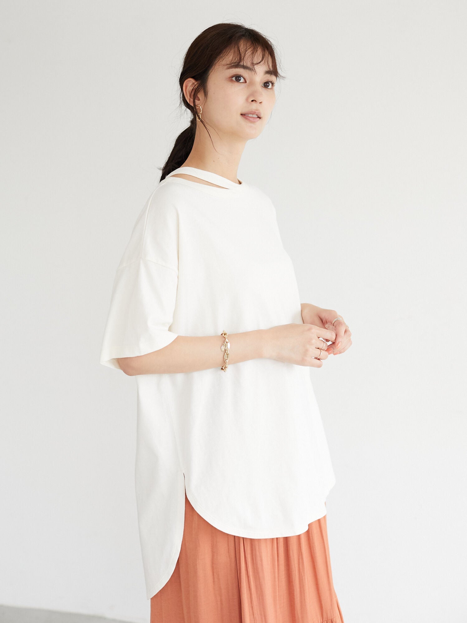 Eloise Slit Neck T-shirt