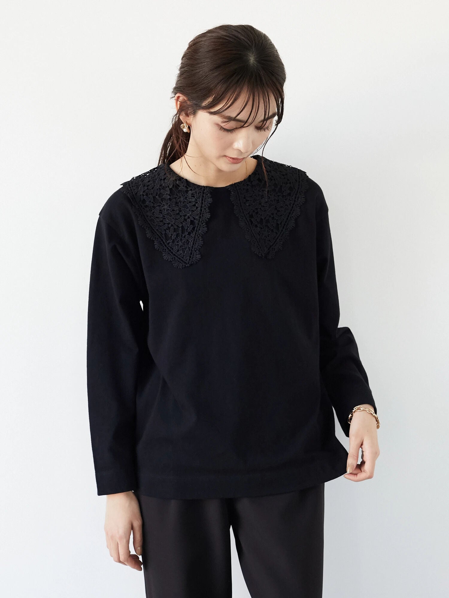 Mimosa Collar Lace Pullover