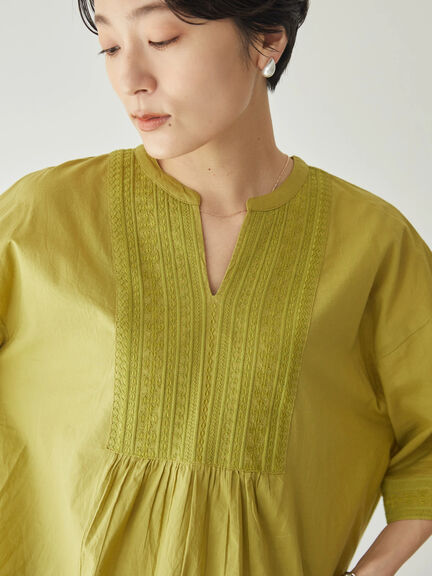 Valeda Embroidery Blouse