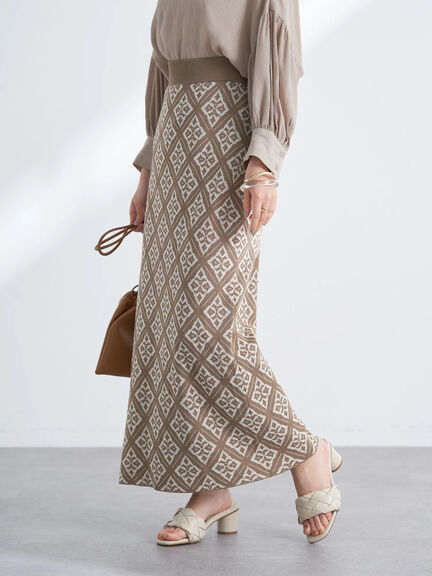 Diamond tile maxi store skirt