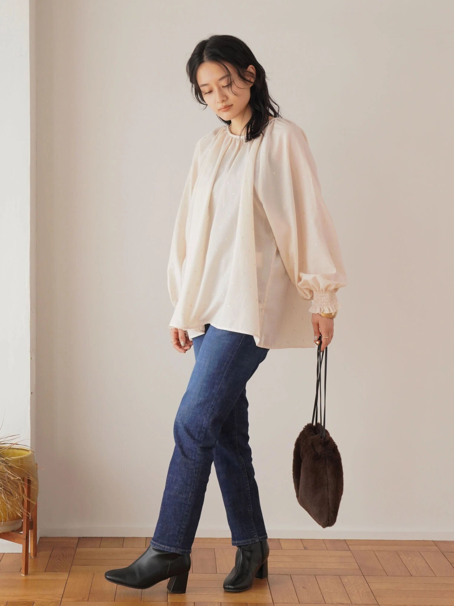 Alma Embroidery Raglan Blouse