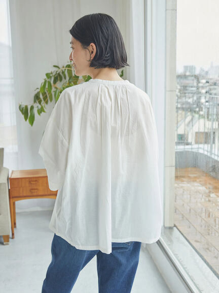 Valeda Embroidery Blouse