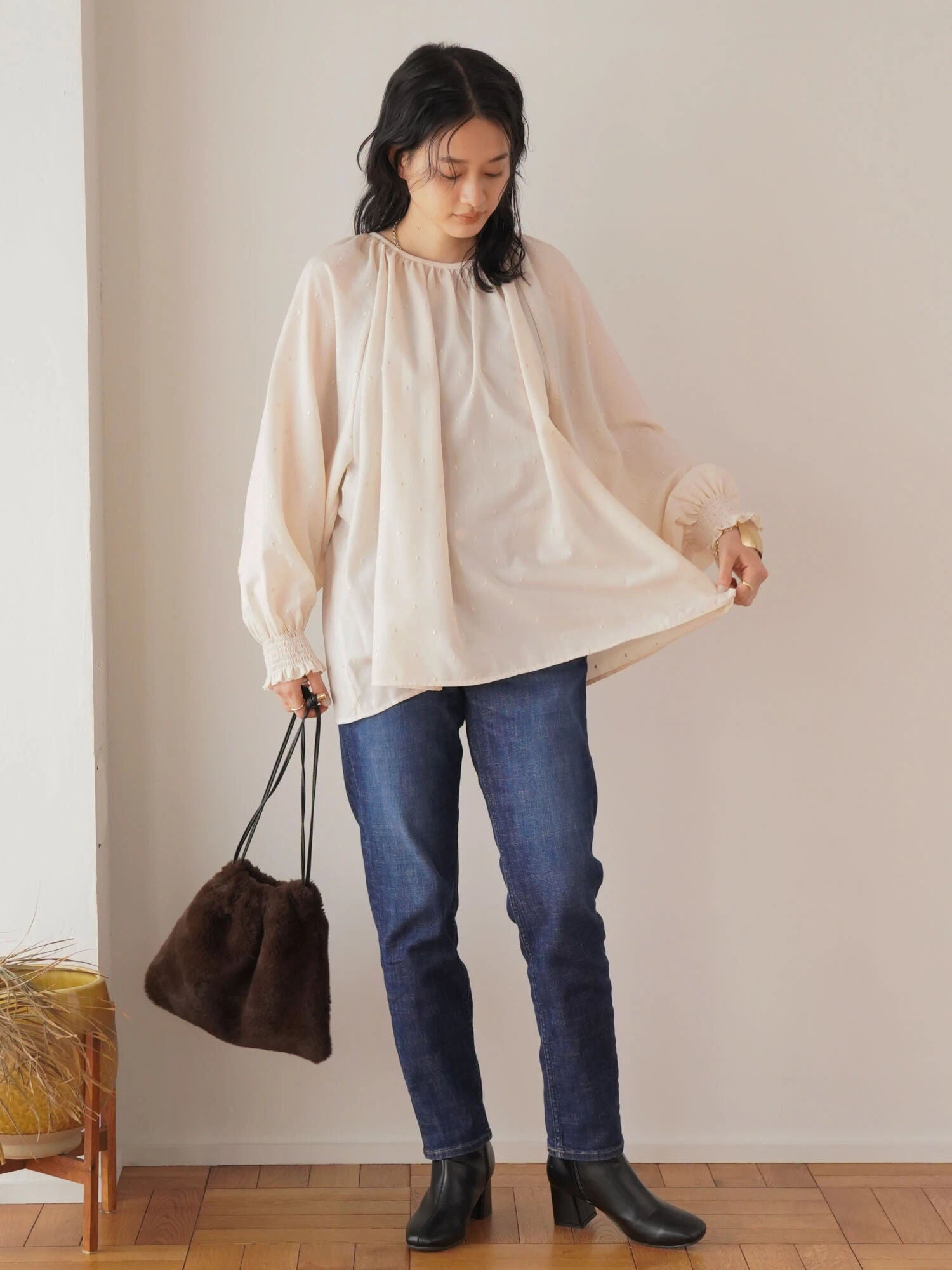 Alma Embroidery Raglan Blouse