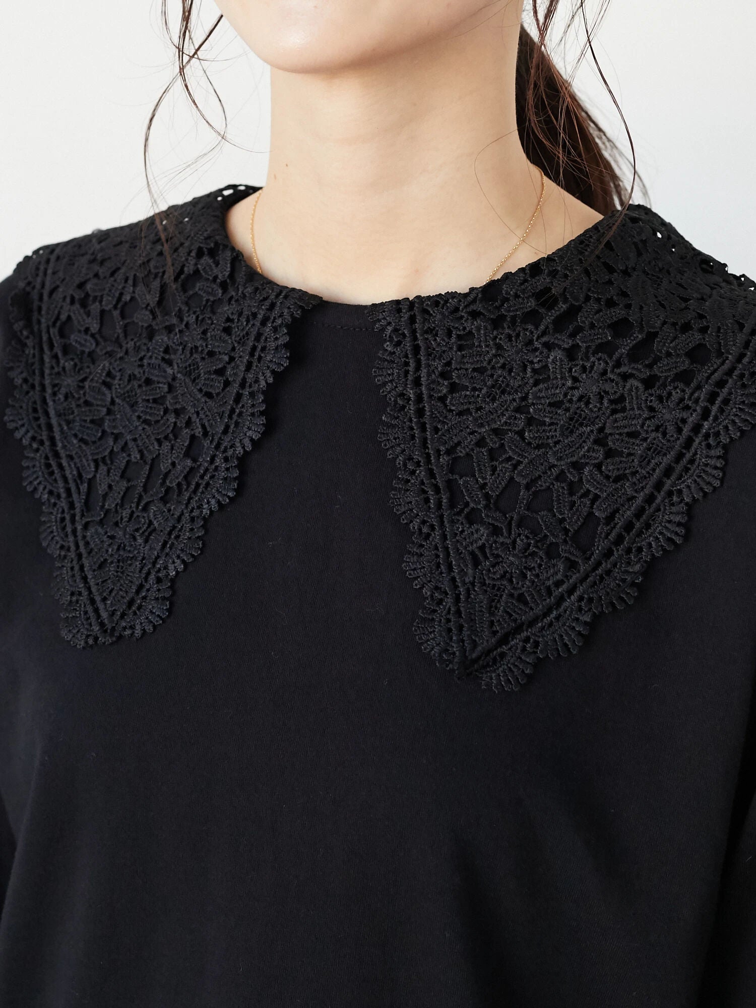 Mimosa Collar Lace Pullover