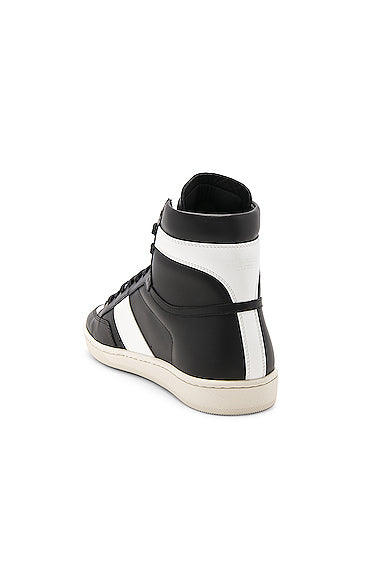 Signature Court Classic SL/10H Leather High Top Sneakers